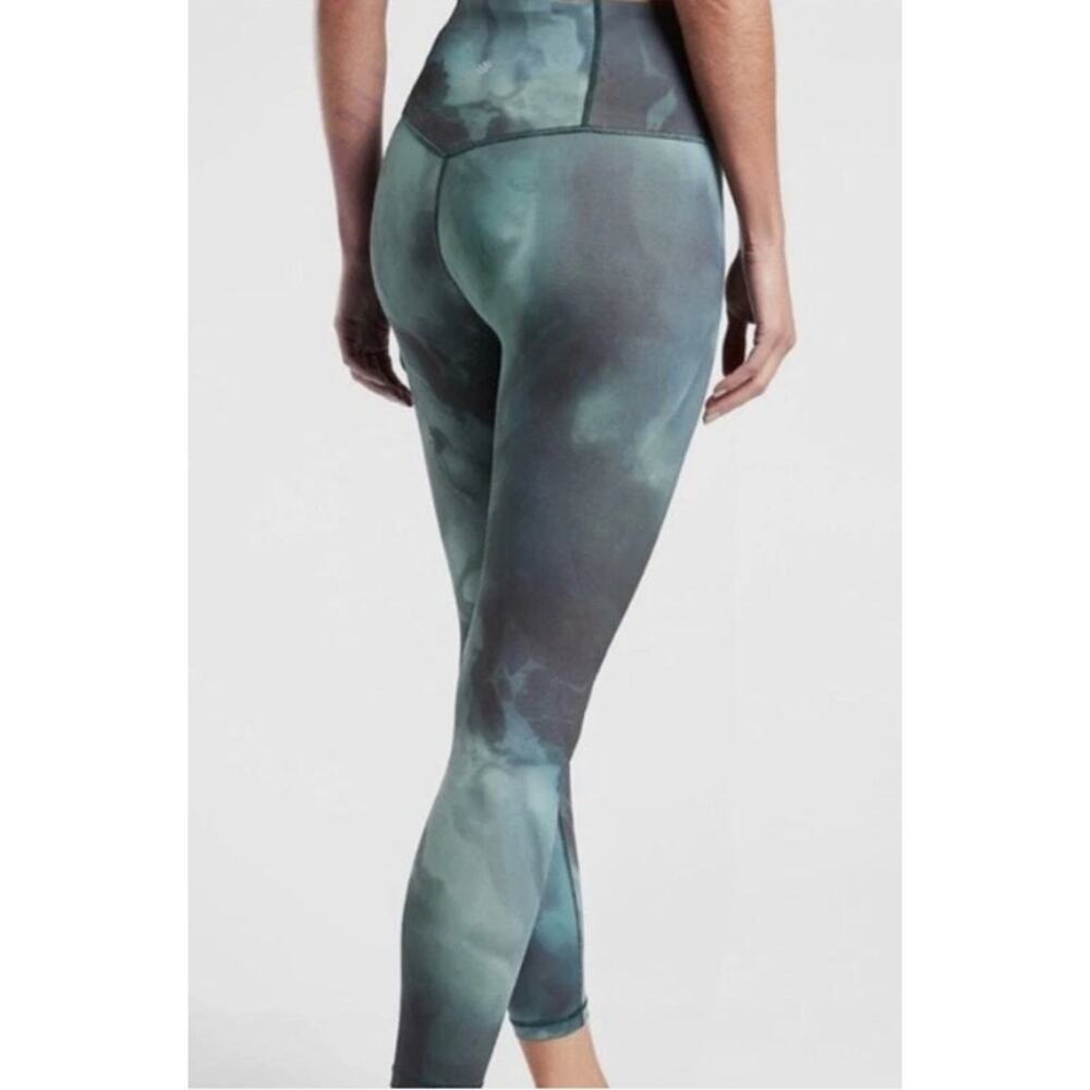 Athleta Elation Printed 7/8 Tight Legging Capri Tie Dye M - Picture 2 of 7